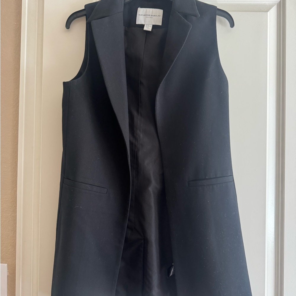 Katherine Barclay Women's Black Sleeveless Blazer Vest
